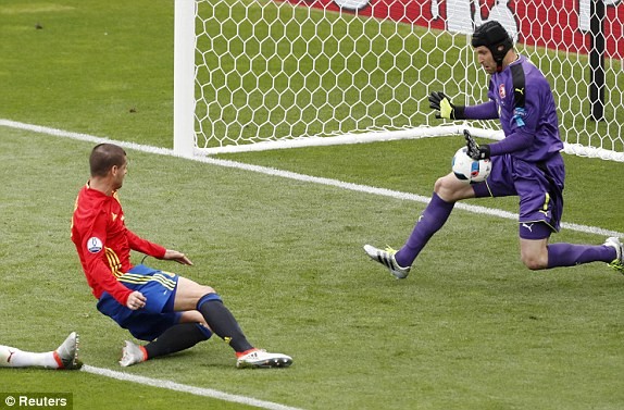 Tây Ban Nha vs CH Czech (1-0): Cứu tinh Pique - ảnh 17