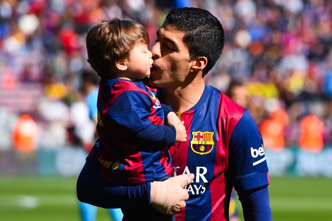 Messi cho cậu cả đi học 'mẫu giáo' bóng đá - ảnh 1