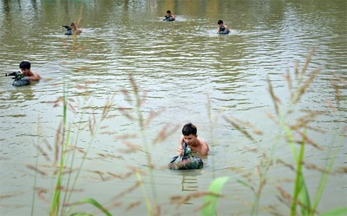 Mục kích tuyệt chiêu của đặc công nước - ảnh 6