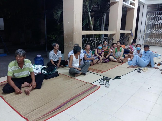 Lửa lại bùng phát ở công ty may, 200 hộ dân sơ tán - ảnh 1