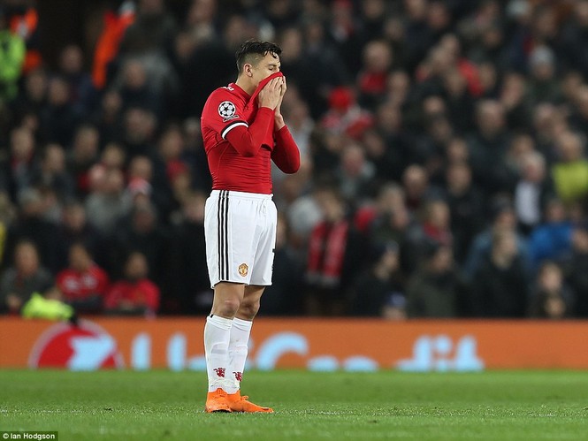M.U muối mặt rời Champions League, Mourinho nói gì? - ảnh 1