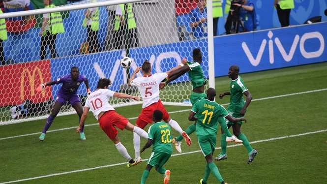 Hàng thủ chơi tệ, Ba Lan thua đau Senegal trận ra quân World Cup - ảnh 24