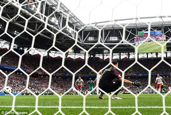 Hàng thủ chơi tệ, Ba Lan thua đau Senegal trận ra quân World Cup - ảnh 13