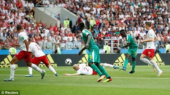 Hàng thủ chơi tệ, Ba Lan thua đau Senegal trận ra quân World Cup - ảnh 12