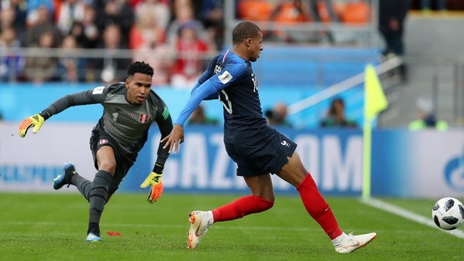 Pháp vào vòng 1/8 World Cup nhờ bàn thắng lịch sử của Mbappe - ảnh 8