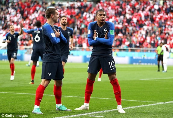 Pháp vào vòng 1/8 World Cup nhờ bàn thắng lịch sử của Mbappe - ảnh 6