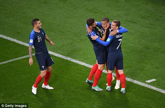 Pháp vào vòng 1/8 World Cup nhờ bàn thắng lịch sử của Mbappe - ảnh 7