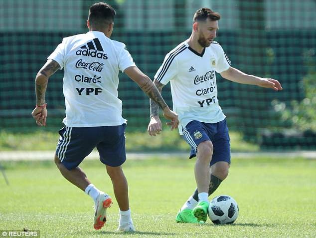 Ronaldo và Messi chuẩn bị ra sao cho 'đại chiến' vòng 1/8 World Cup? - ảnh 1