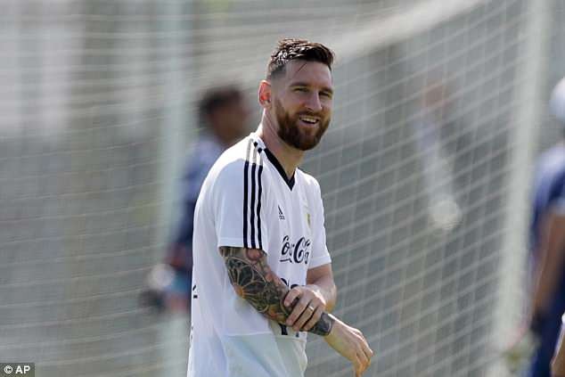 Ronaldo và Messi chuẩn bị ra sao cho 'đại chiến' vòng 1/8 World Cup? - ảnh 3