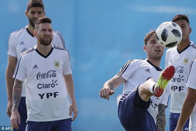 Ronaldo và Messi chuẩn bị ra sao cho 'đại chiến' vòng 1/8 World Cup? - ảnh 5