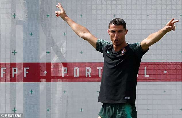 Ronaldo và Messi chuẩn bị ra sao cho 'đại chiến' vòng 1/8 World Cup? - ảnh 6