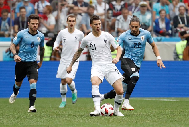 Chùm ảnh cầu thủ Uruguay rơi lệ sau thất bại trước tuyển Pháp - ảnh 1