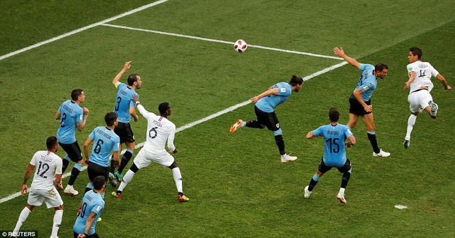 Chùm ảnh cầu thủ Uruguay rơi lệ sau thất bại trước tuyển Pháp - ảnh 4