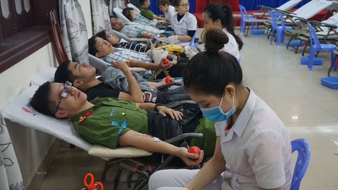 Chủ nhật Đỏ - ảnh 45