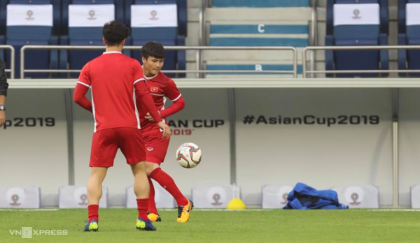 Thua Nhật Bản 0-1, tuyển Việt Nam ngẩng cao đầu rời Asian Cup - ảnh 24