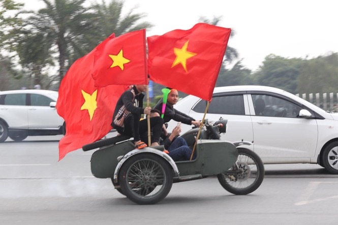 Không khí cổ động viên đón đội tuyển Việt Nam sau Asian Cup 2019 - ảnh 18