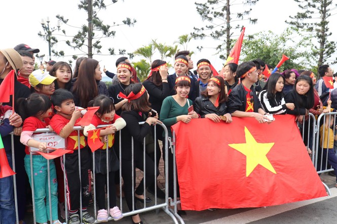 Không khí cổ động viên đón đội tuyển Việt Nam sau Asian Cup 2019 - ảnh 8