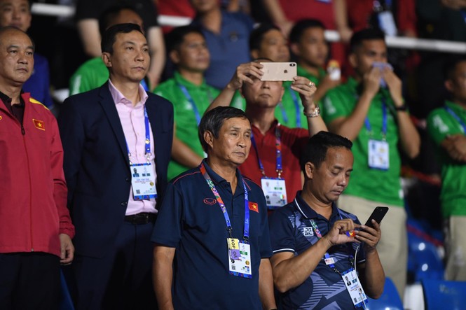 Triệu cổ động viên hò reo ăn mừng U22 Việt Nam vô địch SEA Games 30 - ảnh 38