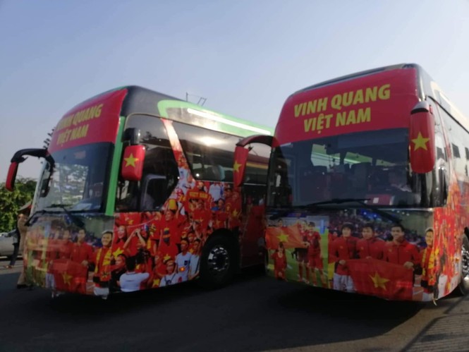 Các nhà vô địch SEA Games về đến Hà Nội - ảnh 59
