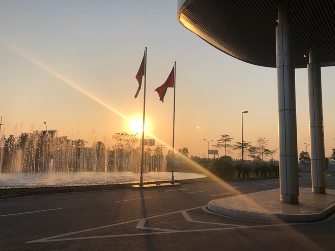 Các nhà vô địch SEA Games về đến Hà Nội - ảnh 33