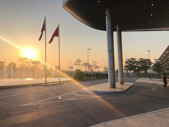 Các nhà vô địch SEA Games về đến Hà Nội - ảnh 34