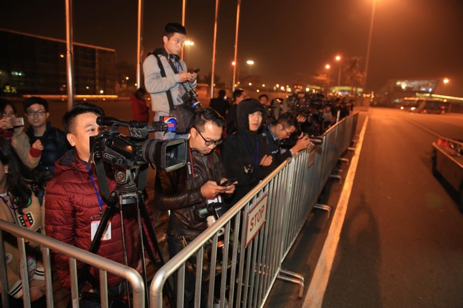 Các nhà vô địch SEA Games về đến Hà Nội - ảnh 19