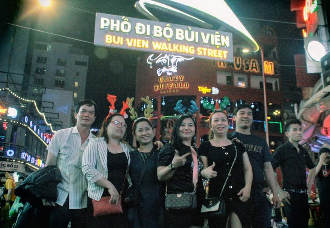 Pháo hoa rực sáng đón năm mới 2020 - ảnh 26