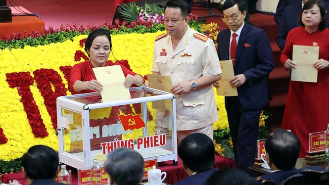 Who is the Standing Committee of the Ha Nam Provincial Party Committee?  - Photo 2