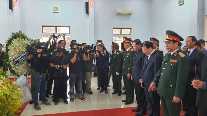 Hàng ngàn người tiễn biệt 13 liệt sĩ hy sinh tại Rào Trăng - ảnh 31