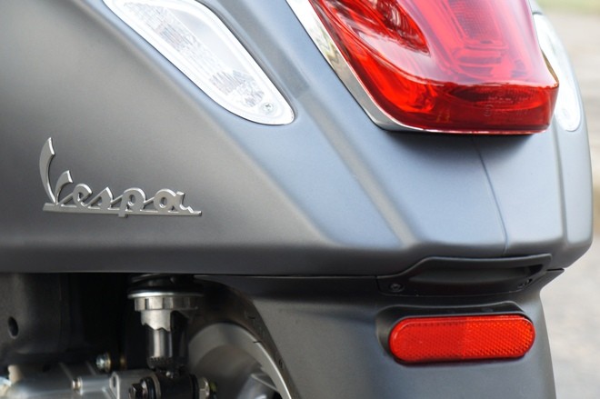 Cận cảnh Vespa Sprint mới 'xuất trận' tại Việt Nam - ảnh 19