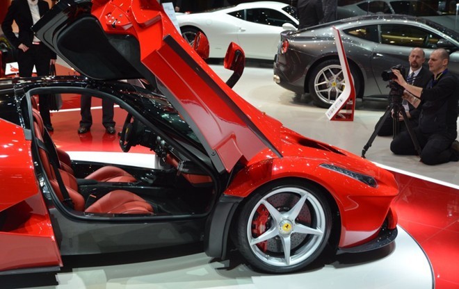 Siêu xe Ferrari LaFerrari có giá 1,4 triệu USD - ảnh 7
