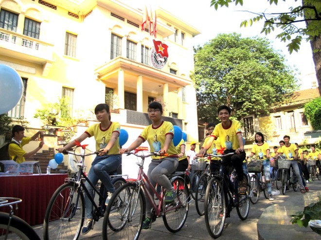 Nghệ sĩ Xuân Bắc đạp xe hưởng ứng “Tỏa sáng nghị lực Việt” - ảnh 1