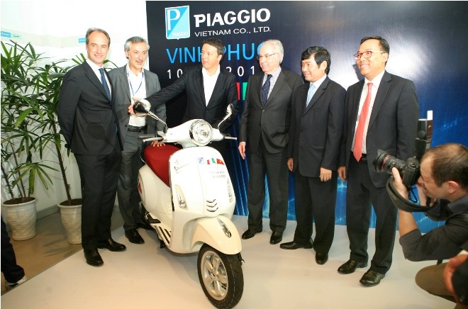 Thủ tướng Italia thăm nhà máy Piaggio tại Việt Nam - ảnh 1