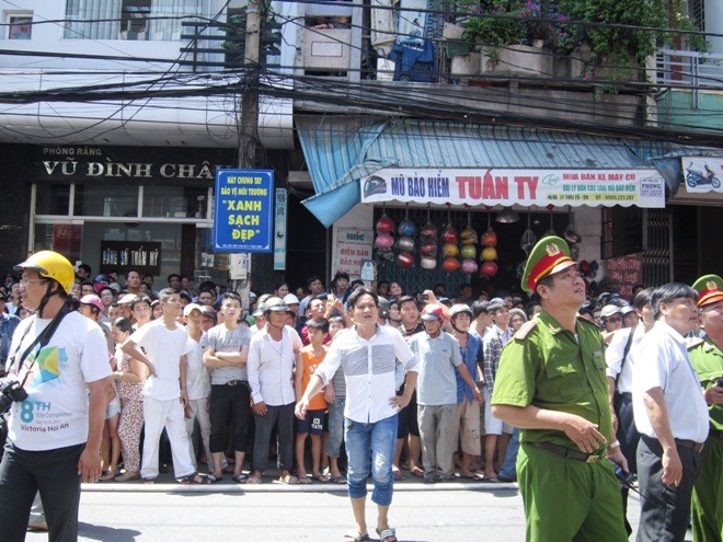 Chùm ảnh vụ cháy kinh hoàng ở cửa hàng ba tầng - ảnh 12