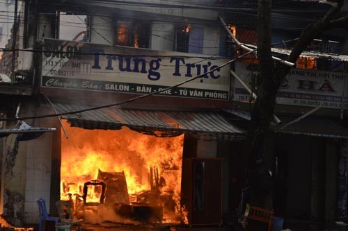Cháy kinh hoàng ở trung tâm thành phố Buôn Ma Thuột - ảnh 2
