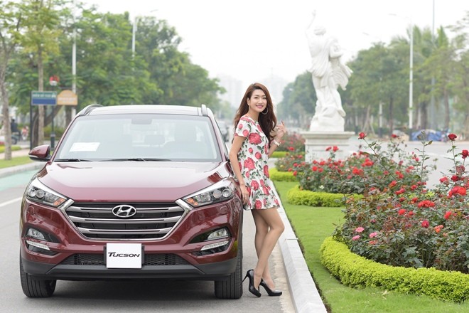 Mẫu xinh khoe sắc xuân bên Hyundai Tucson 2016 - ảnh 14