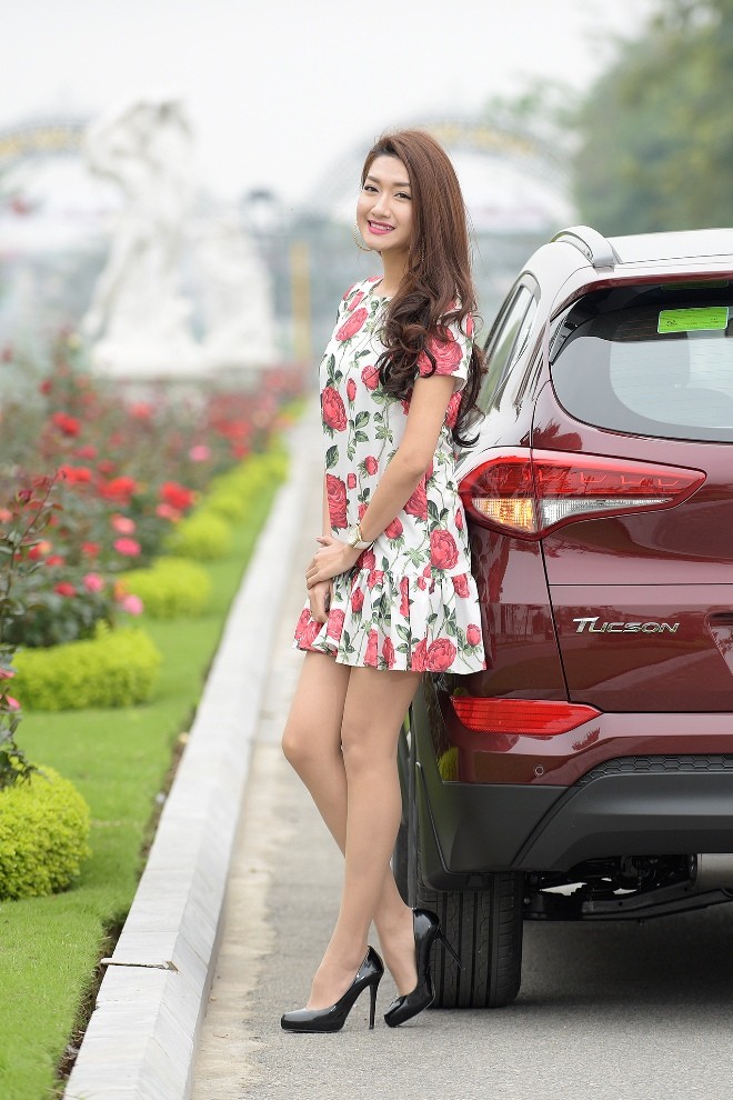 Mẫu xinh khoe sắc xuân bên Hyundai Tucson 2016 - ảnh 15