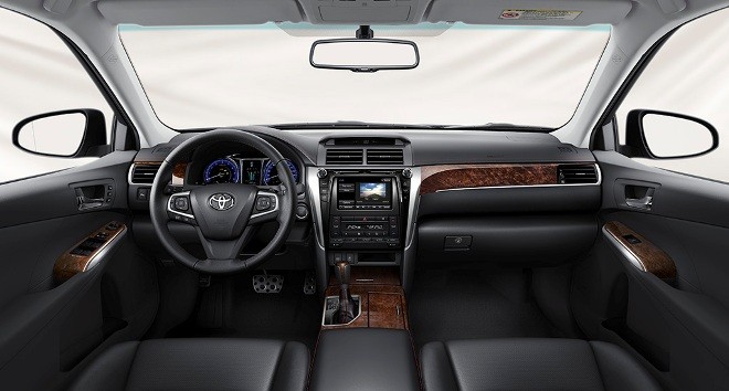 Toyota Camry 2016: Thêm trang bị, hạ giá bán - ảnh 2