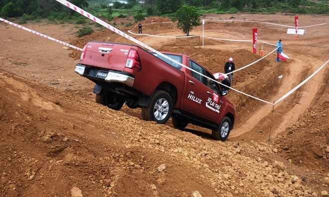 Toyota Hilux 2016: Bước chuyển mình mạnh mẽ - ảnh 5