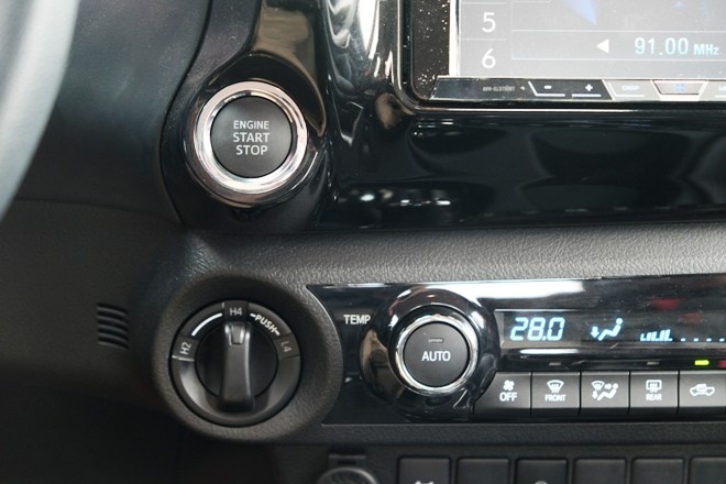 Toyota Hilux 2016: Bước chuyển mình mạnh mẽ - ảnh 12