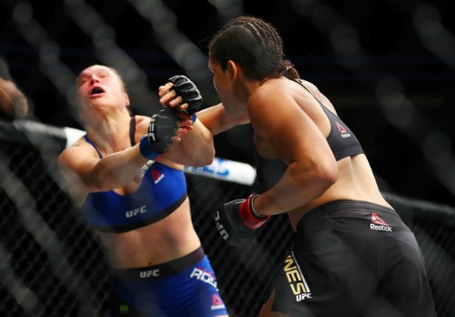 Nữ 'độc cô cầu bại' MMA thất bại sau 48 giây trở lại võ đài - ảnh 3