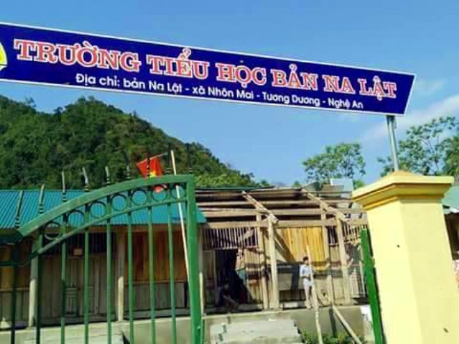 Mưa đá kèm lốc xoáy khiến 50 nhà dân tốc mái, đổ sập - ảnh 3