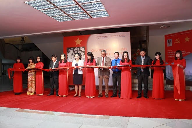 Triển lãm ‘Hồ Chí Minh với thế hệ trẻ’ - ảnh 1