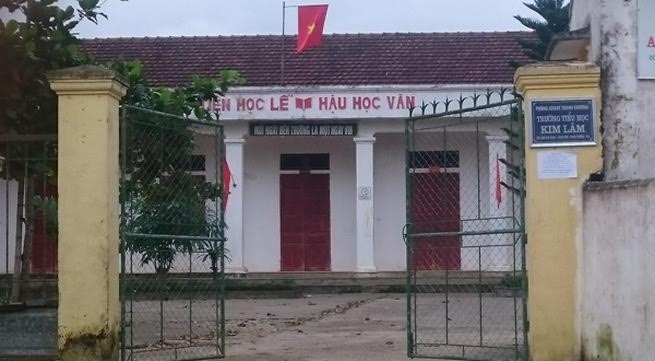 Đình chỉ thầy giáo dùng thước đánh học sinh gây tổn thương - ảnh 1