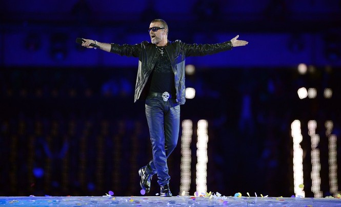 Những dấu ấn đình đám trong đời George Michael qua ảnh - ảnh 14