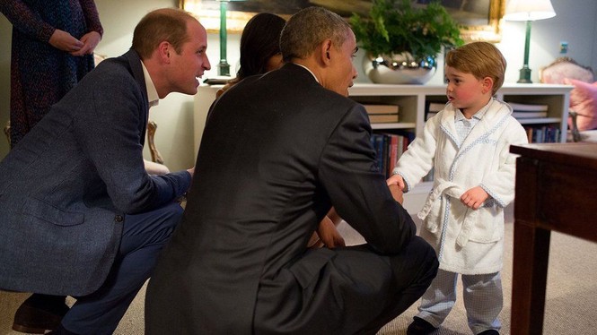Hình ảnh đáng nhớ của ông Obama trong năm cuối tại Nhà Trắng - ảnh 6