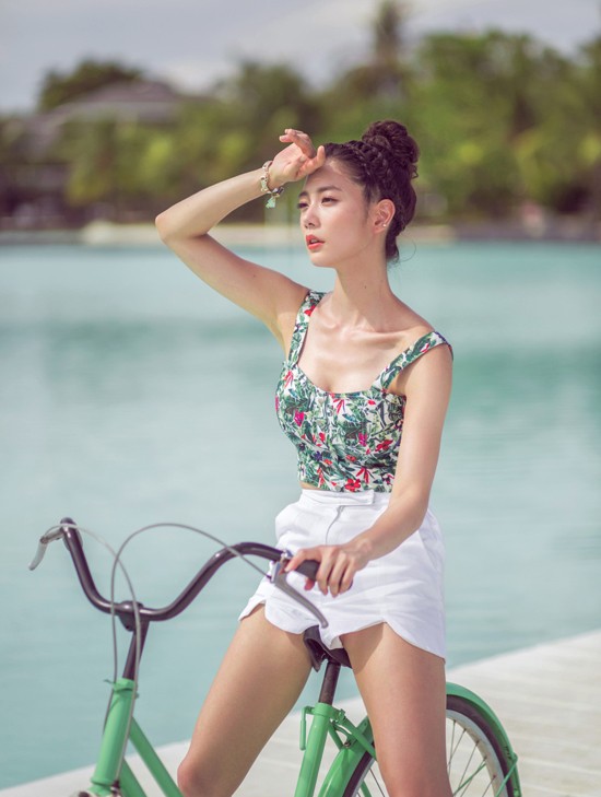 'Bom sex' Hàn Quốc diện áo tắm đón hè - ảnh 4