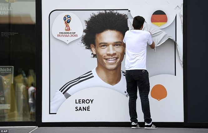 Ngôi sao Leroy Sane bị loại khỏi tuyển Đức dự World Cup - ảnh 2