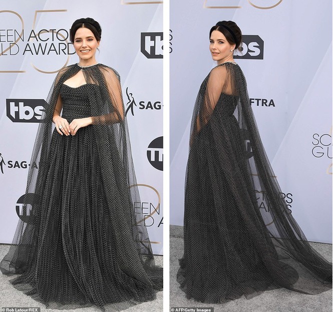 Thảm đỏ SAG Awards 2019: Lady Gaga gợi cảm nhất với váy xẻ sâu hút mắt - ảnh 7