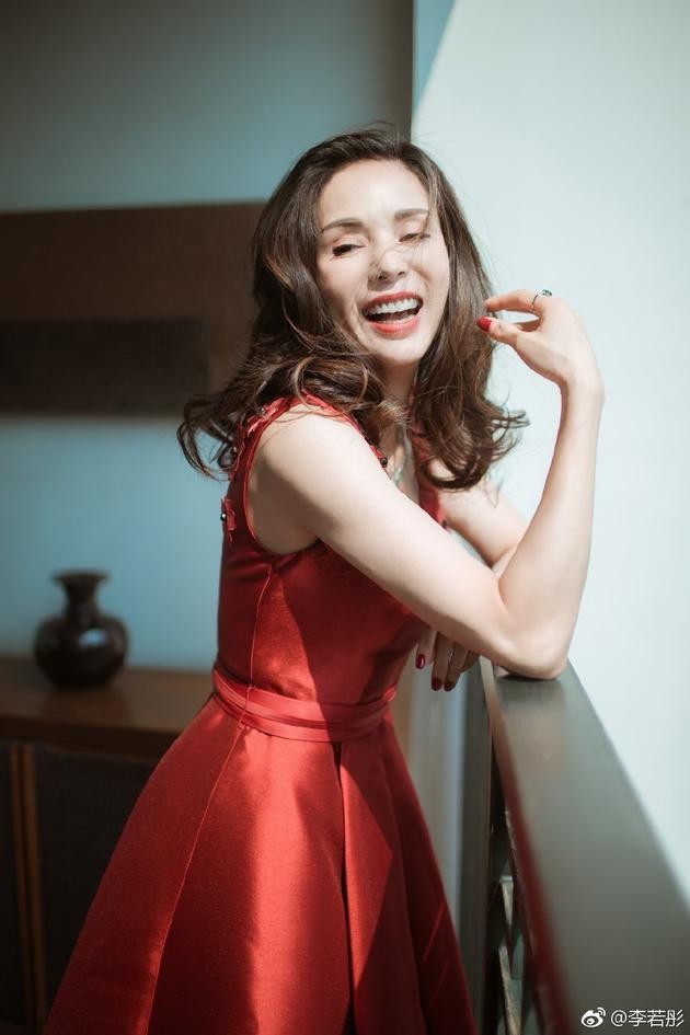 ‘Tiểu Long Nữ’ Lý Nhược Đồng gây bão vì quá đẹp tuổi 45 - ảnh 2